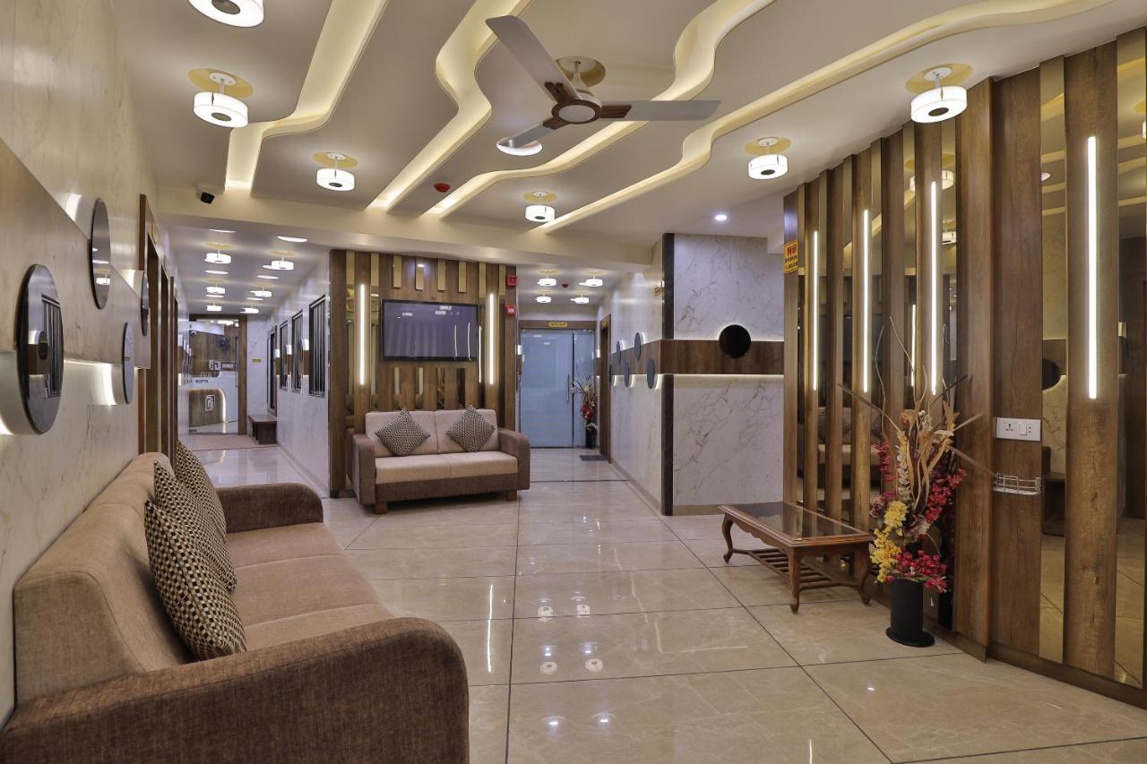 Rest Inn Dormitory Vadodara Exterior foto