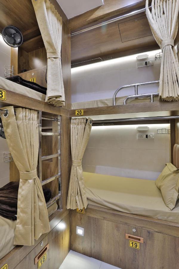 Rest Inn Dormitory Vadodara Exterior foto